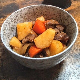 今日は、すじ肉で肉じゃが♫